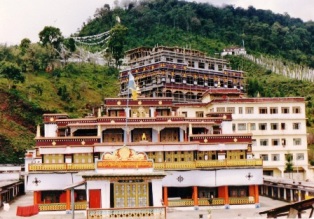 w-Rumtek_Monastery_in_Sikkim_Karmey_Chogar_the_main_seat_of_HH